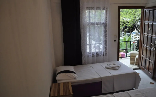 Nicholas Garden Hotel