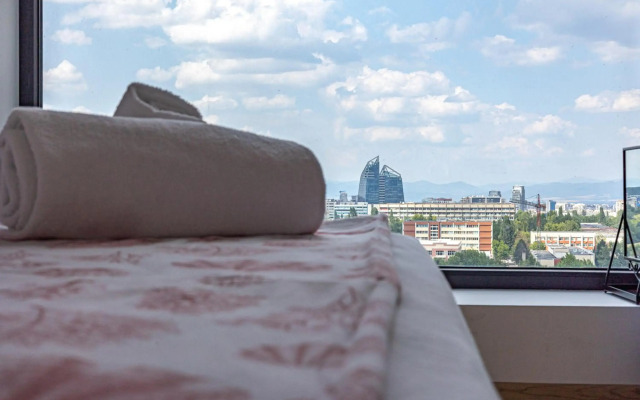 City View Apartment + Parking