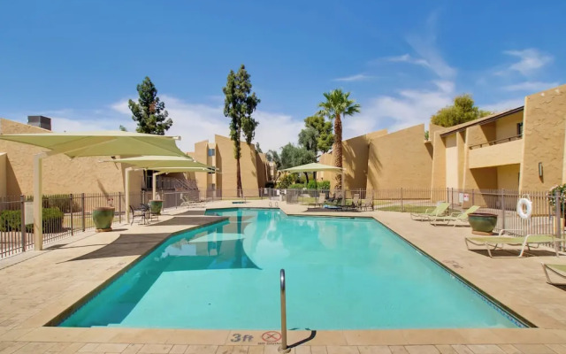 Scottsdale Loft Near Golf Course & Old Town!