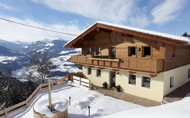 Gorgeous Chalet with Hot Tub in Tyrol