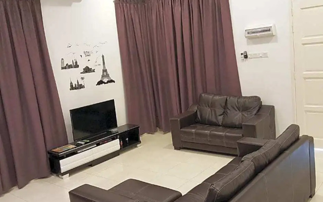 Title Homestay Melaka, Nearby Water Theme Park, Safari, Old West