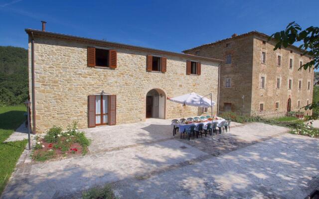 Villa ad Apecchio con Bosco