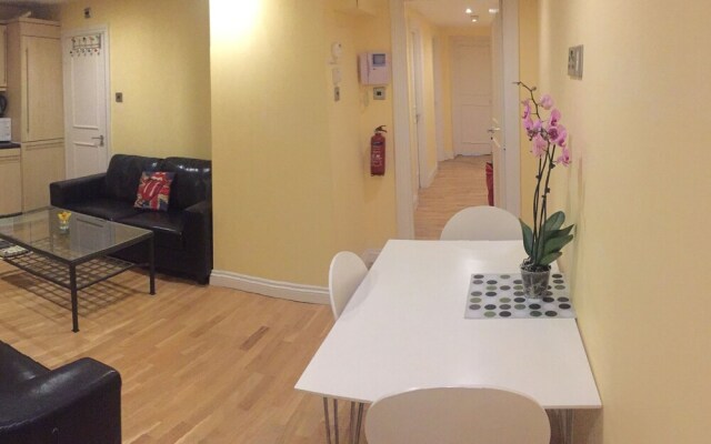 Collingham Place Apartment