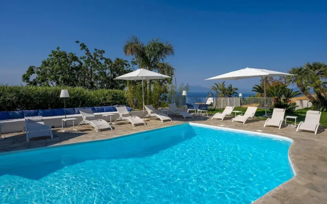 Villa Azzurra - by Elite Villas