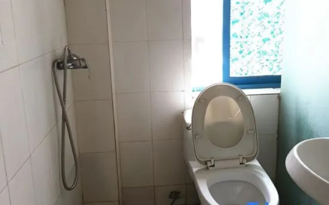 Tenglong Hostel – Bathroom – Wuhan