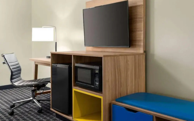 Days Inn And Suites Lancaster Amish Country