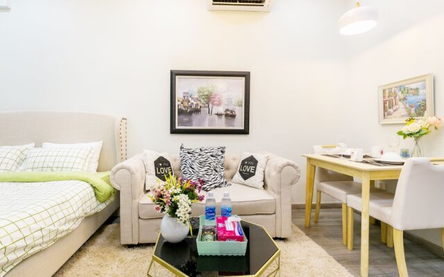 Jennifer House - Millenium Apartment