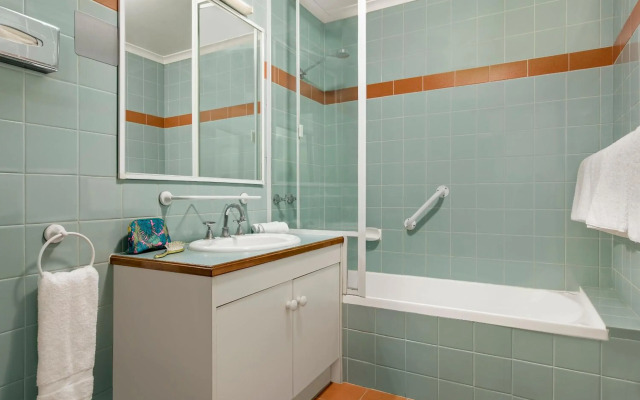 Quest Waterfront Apartment Hotel 