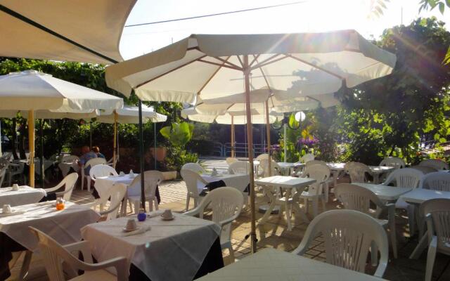 Aparthotel Domus De Janas Sul Mare