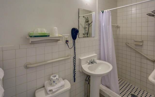 Richard's Motel Studio