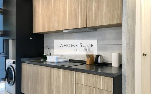 The Robertson KL By Lahome Suite