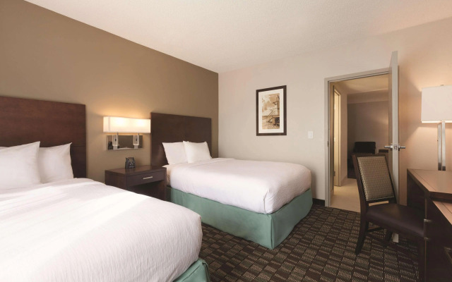 Embassy Suites by Hilton Jacksonville Baymeadows