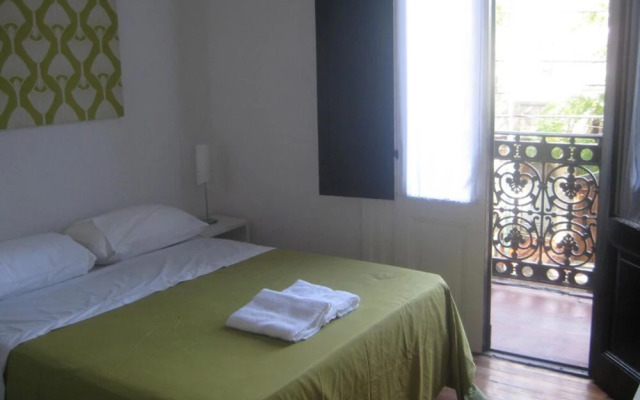 06 Soho Suites Bed & Breakfast