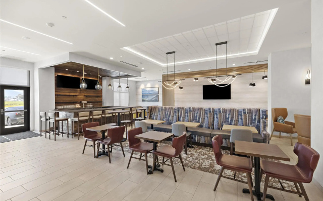 Hampton Inn By Hilton Ontario Airport