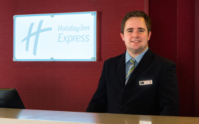 Holiday Inn Express Warwick - Stratford-upon-Avon, an IHG Hotel