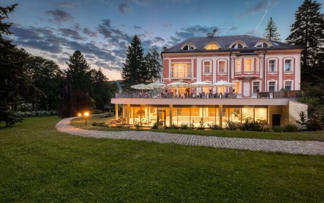 Wellness & Spa hotel Villa Regenhart