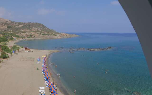 E.J. Pyrgos Bay Hotel
