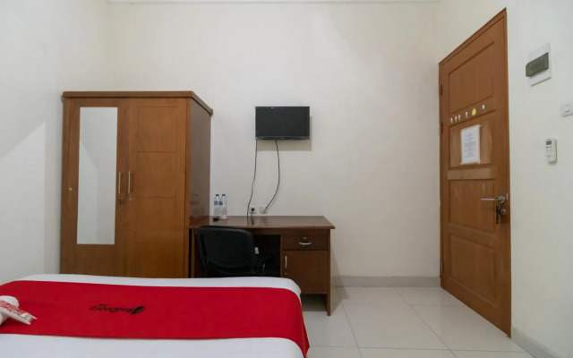 OYO 2364 Cempaka Harapan Indah