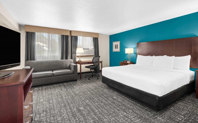 La Quinta Inn & Suites by Wyndham Portland NW