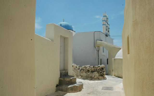 Black Rock Traditional Rooms