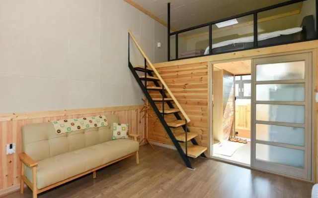 Yeosu Chunghong Pension