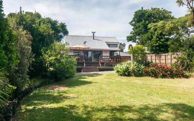 Olive Lane - Waiheke Holiday Home