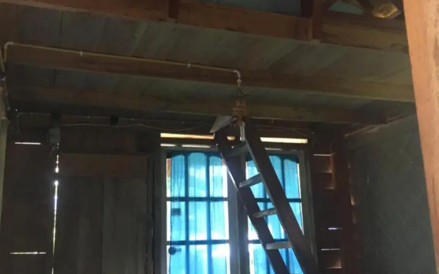 Muaro Beach Bungalow