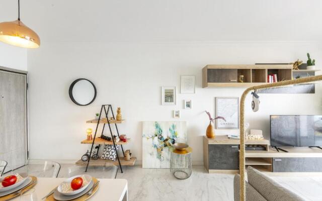 Lovely 3-bedroom apartment in Prokymea court