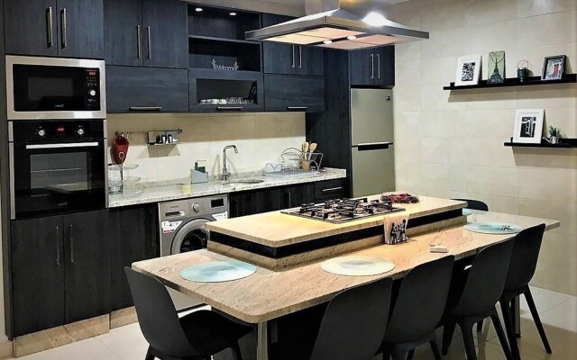 Double Key Apartments by HR