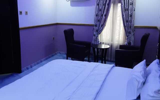 Royal City Dubai Hotel & Suites