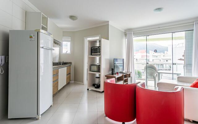 Apto com churrasqueira a 450m do mar RIC205