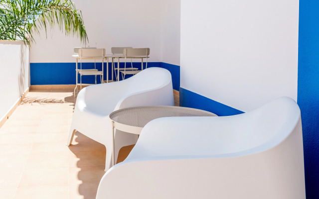 Oasis Beach Apartments