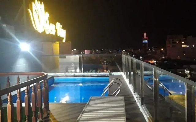 Sen Vang Luxury Hotel