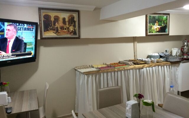 Black Bird Suite Hotel