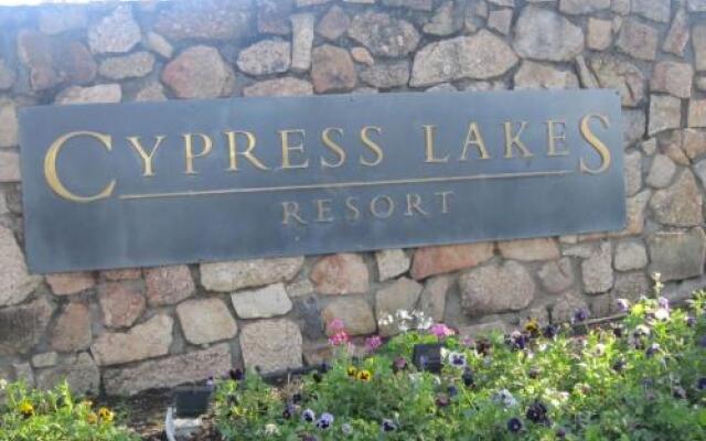 Villa Spa Executive 1br Merlot Resort Condo located within Cypress Lakes Resort (nothing is more central)