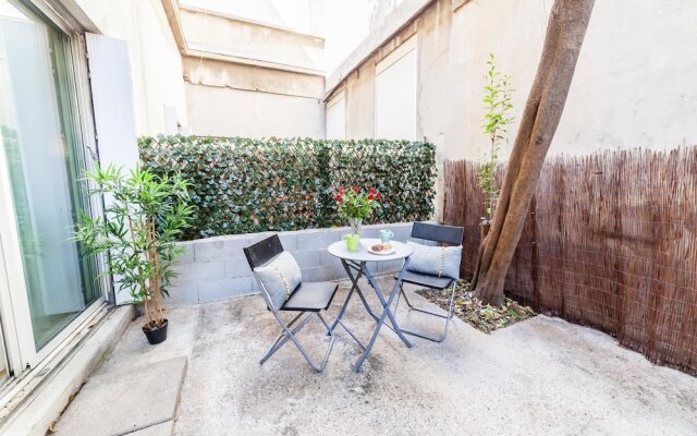 Studio avec cour extérieure