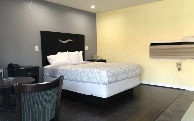 Chisholms Motor Inn