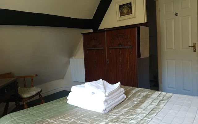Fox & Hounds Country Hotel