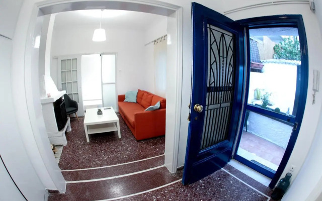 Detached house 1km from Acropolis Filopappou