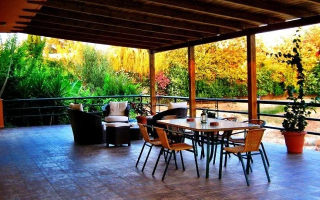 Chrissas Apartments