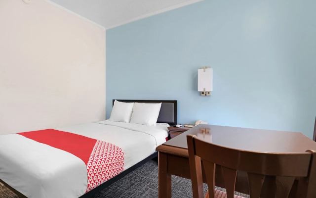 OYO Hotel Calhoun GA I-75 & US-41 Hwy