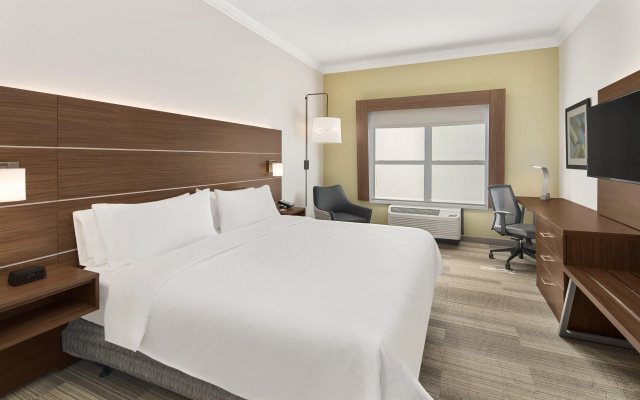 Holiday Inn Express & Suites Byron by IHG