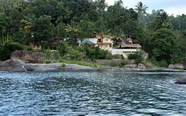 Aruvi Resorts