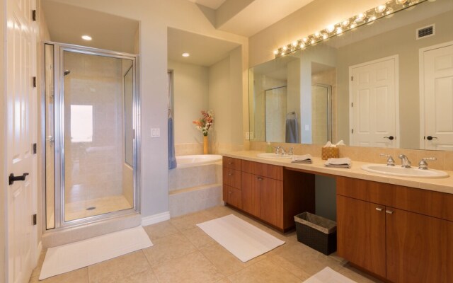 Hale Lolii 2 Bedrooms 2 Bathrooms Condo