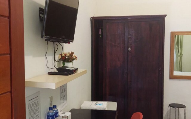 RedDoorz near Pantai Pandan Sibolga 2