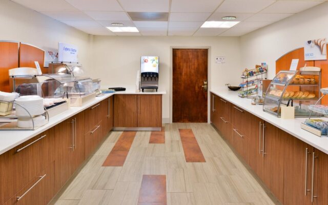 Holiday Inn Express Burlington by IHG