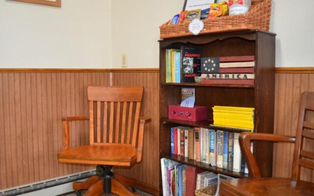 Little River Inn Motel & Guest House