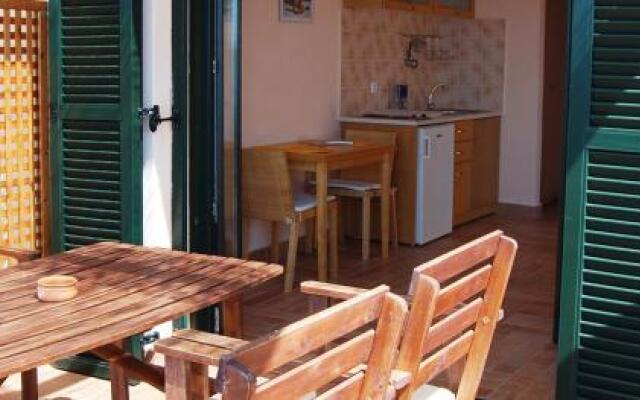 Helen's 11 Apartments