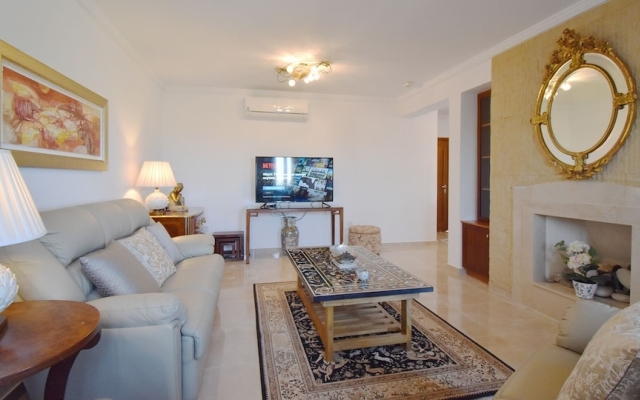 Stunning 3 bedroom villa 'BZ01' with private pool, stunning views, communal pool and resort facilities, Zephyros Village on Aphrodite Hills Re