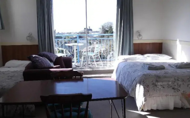 Lynton Lodge Motel